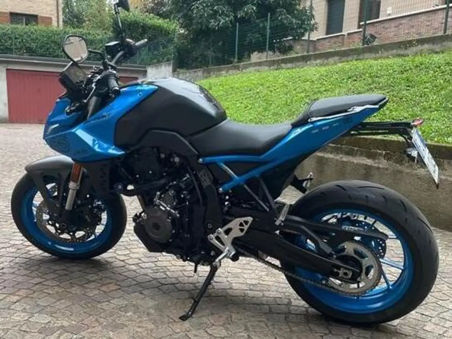 Suzuki GSX 8S Bleu - 1