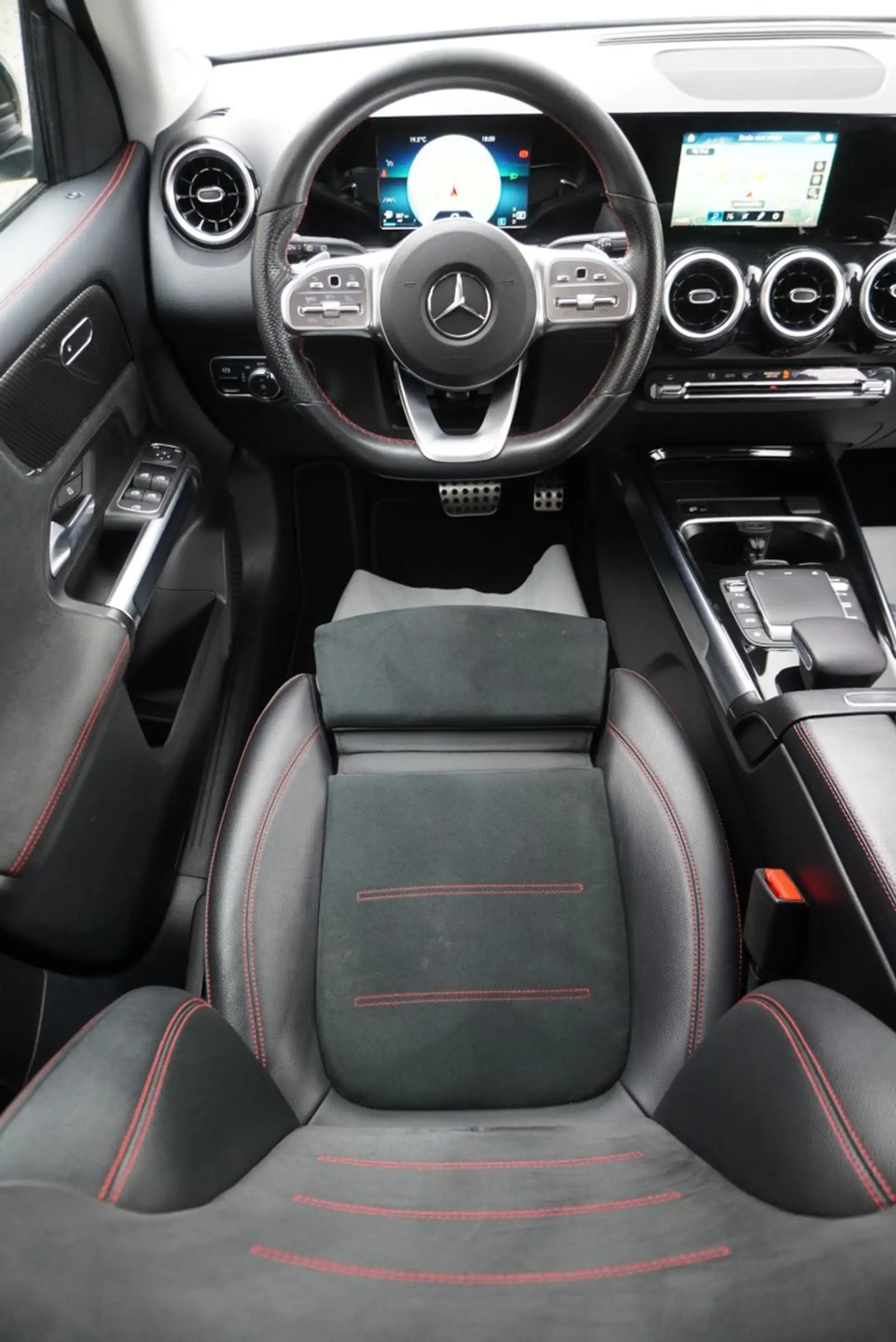 Mercedes-Benz GLB 220 d 4Matic AMG Line/Kamera/Multibeam/Navi/ — photo 15