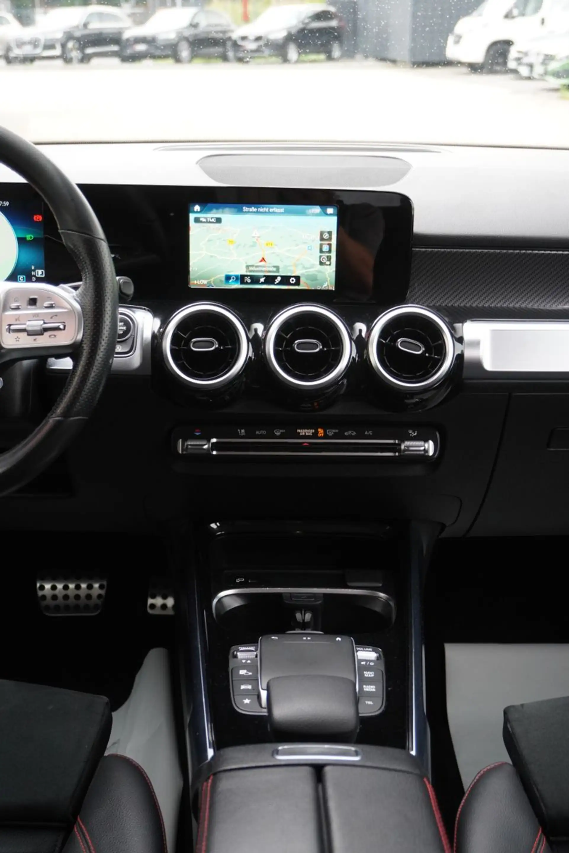 Mercedes-Benz GLB 220 d 4Matic AMG Line/Kamera/Multibeam/Navi/ — photo 14