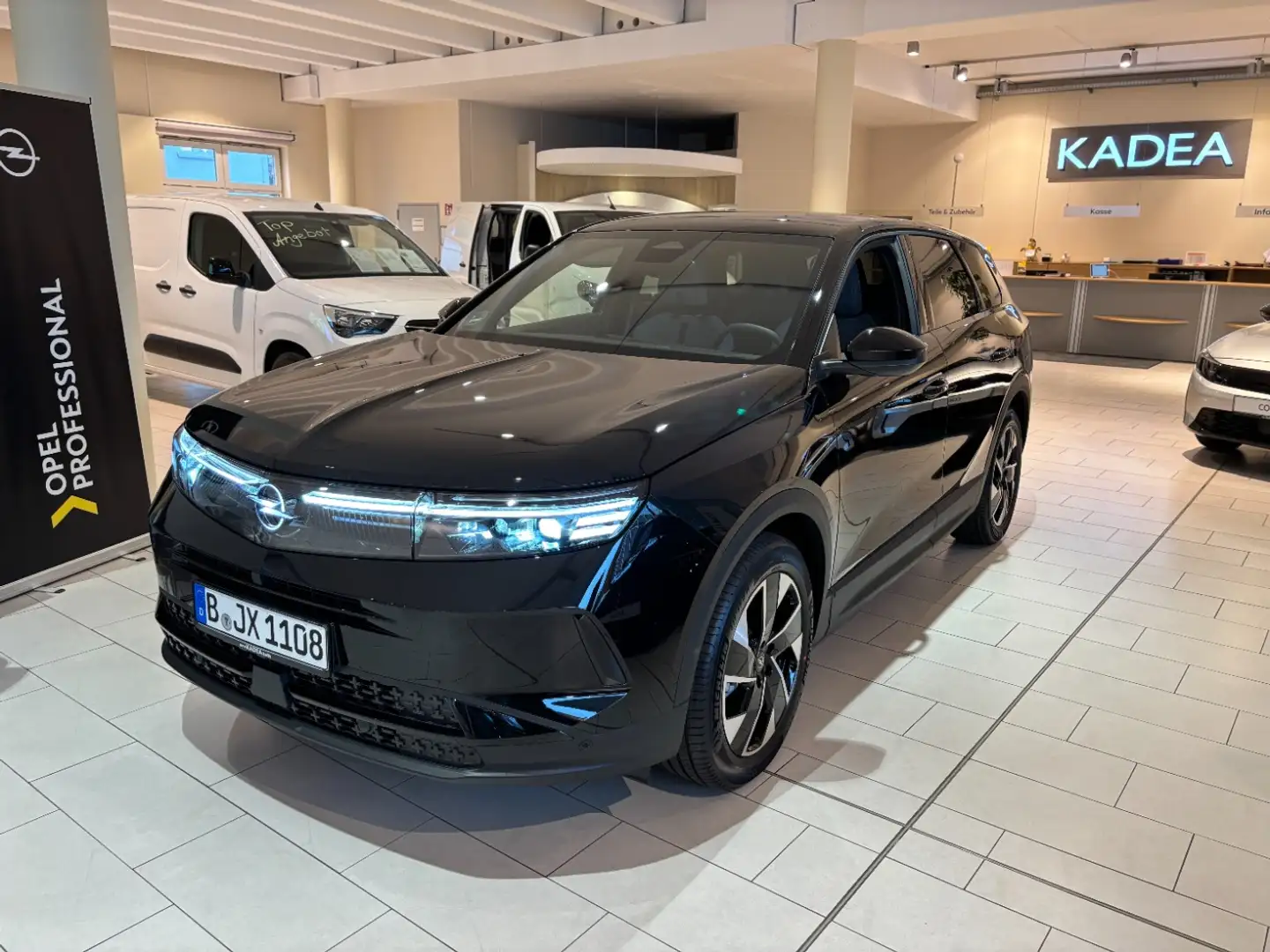 Opel Grandland Mild-Hybrid 48V GS FLA Pano Zwart - 2