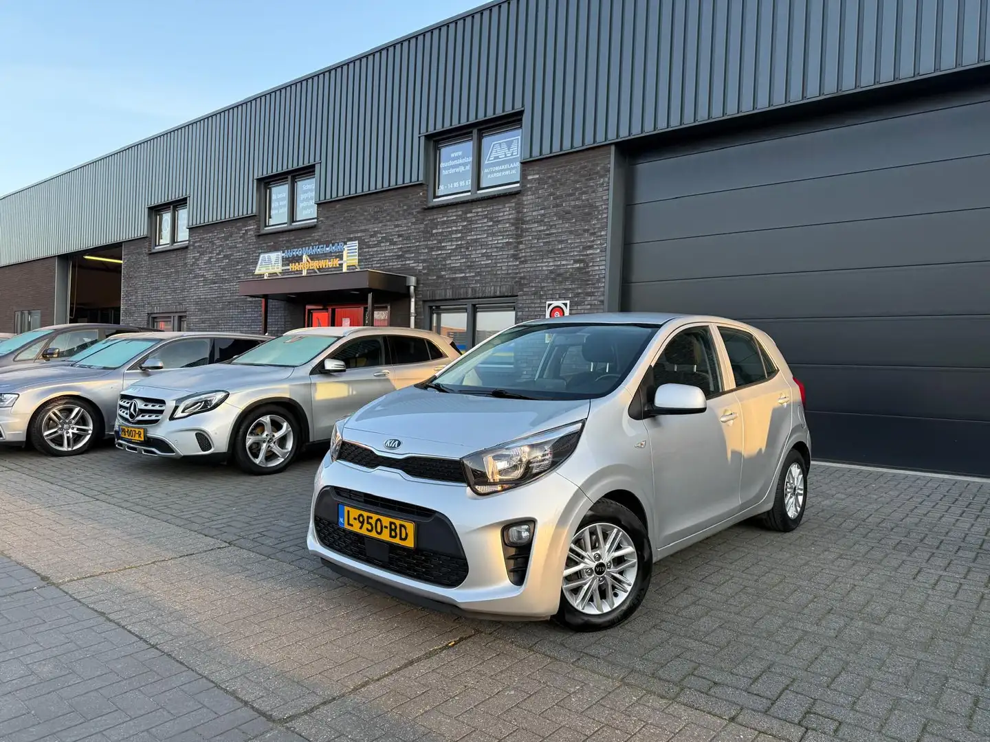 Kia Picanto 1.0 DPi DynamicLine | 1E EIGENAAR | 12MND GARANTIE Grau - 2