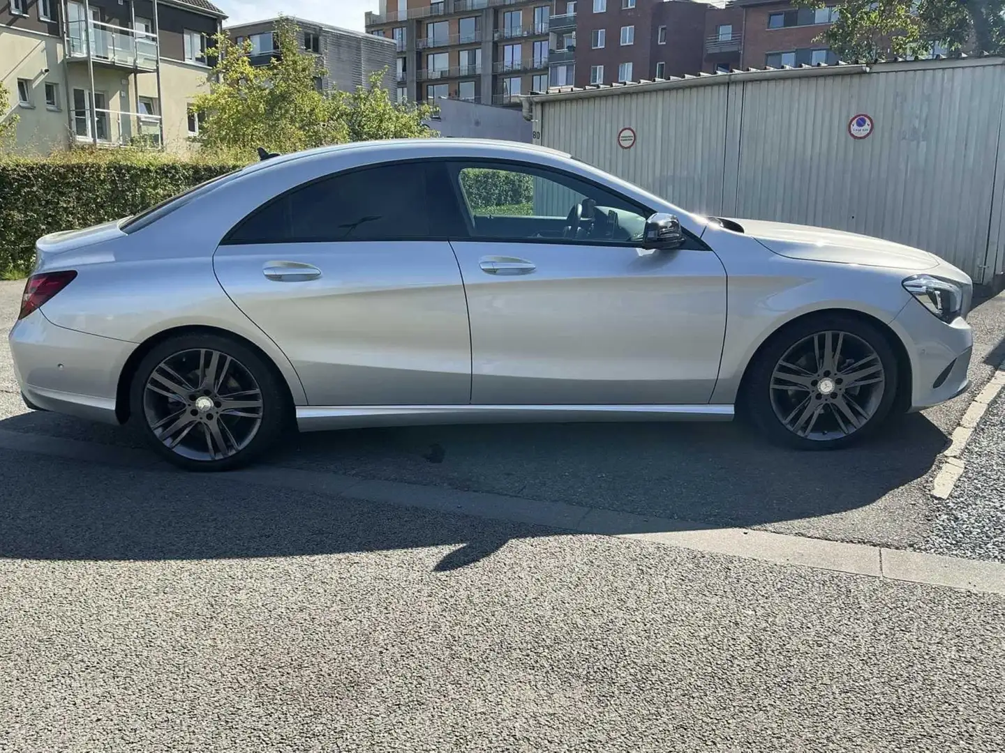 Mercedes-Benz CLA 200 CLA 200 d Argent - 2
