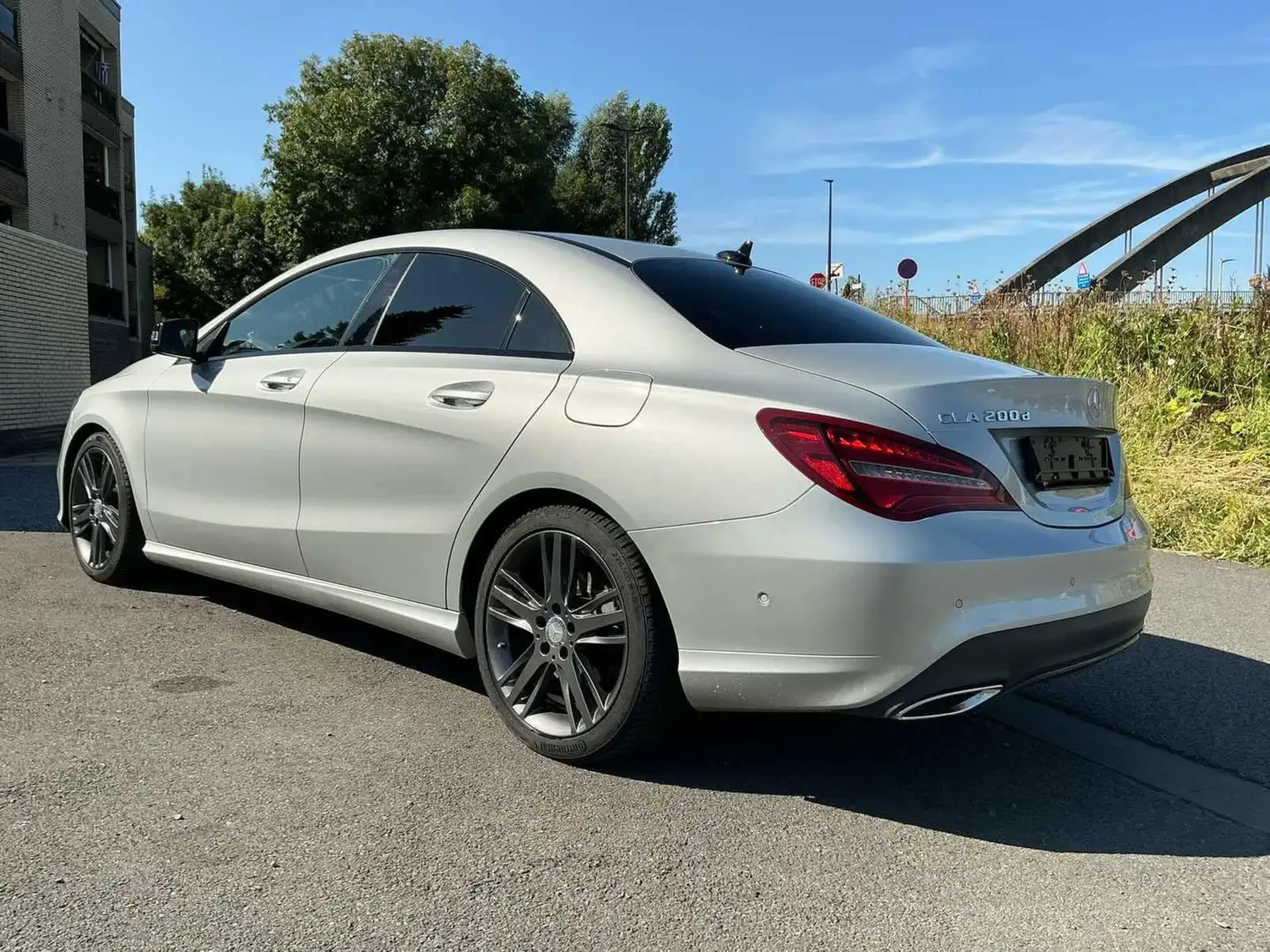 Mercedes-Benz CLA 200 CLA 200 d Argent - 1
