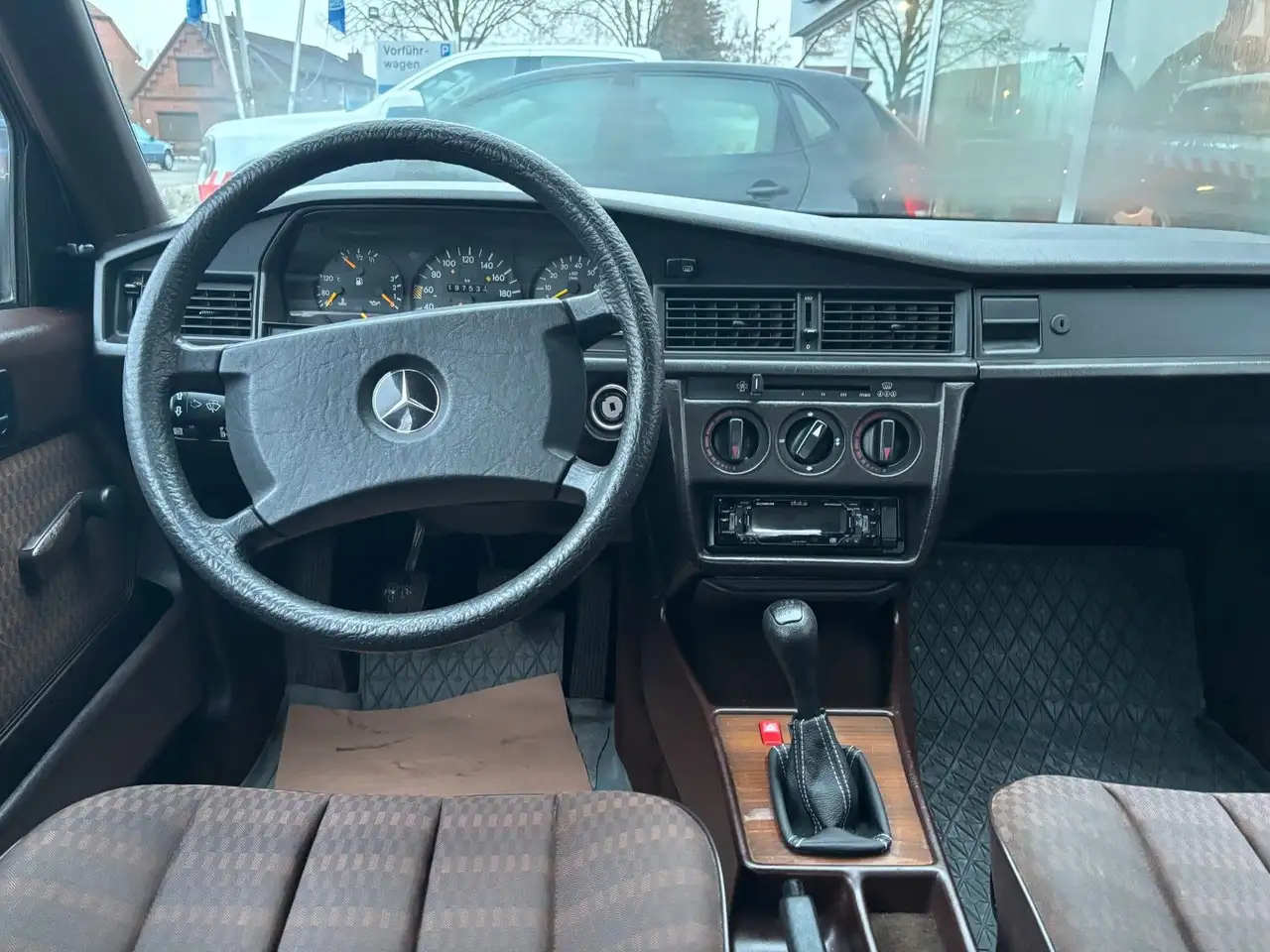 Mercedes-Benz 190 E 190*3.HAND*SERVO*el.SD*HU NEU*, foto 12