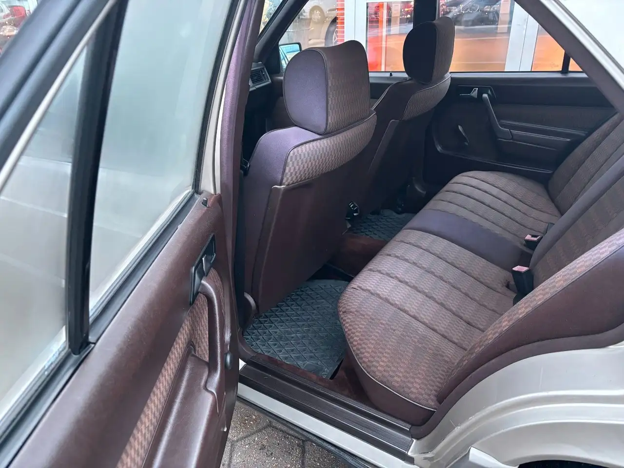 Mercedes-Benz 190 E 190*3.HAND*SERVO*el.SD*HU NEU*, foto 10