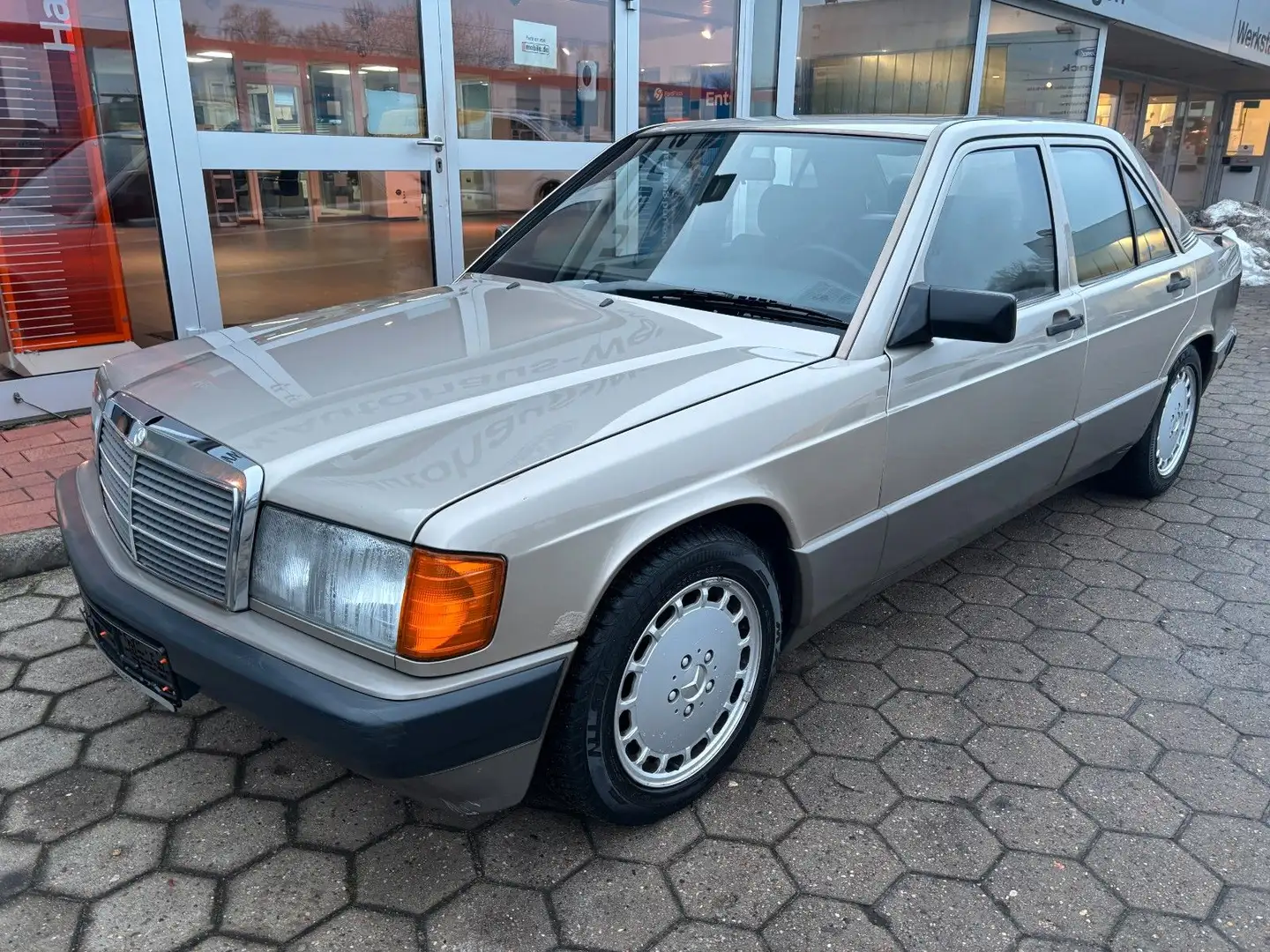 Mercedes-Benz 190 E 190*3.HAND*SERVO*el.SD*HU NEU* Or - 2