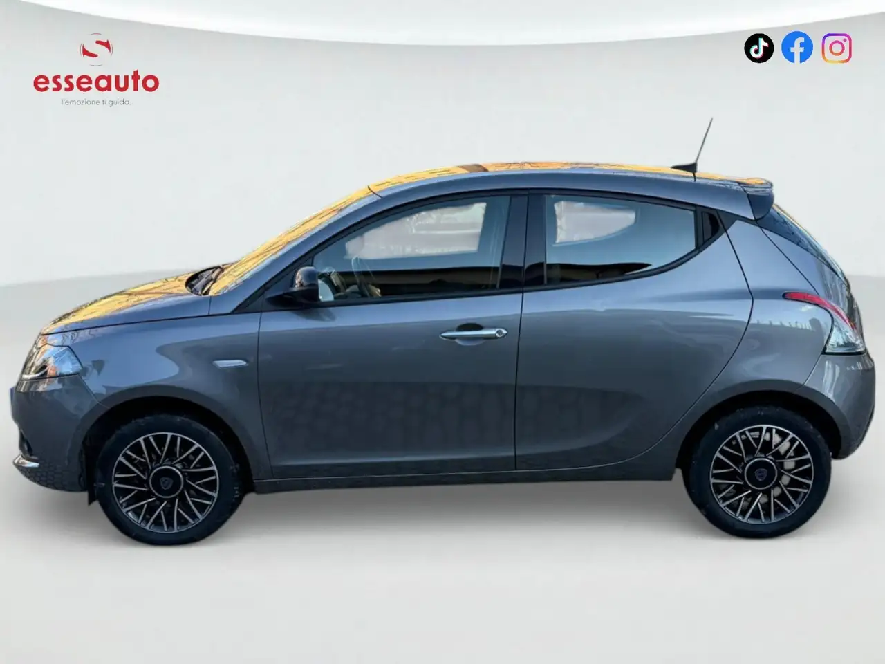 Lancia Ypsilon 2023 — фото 10