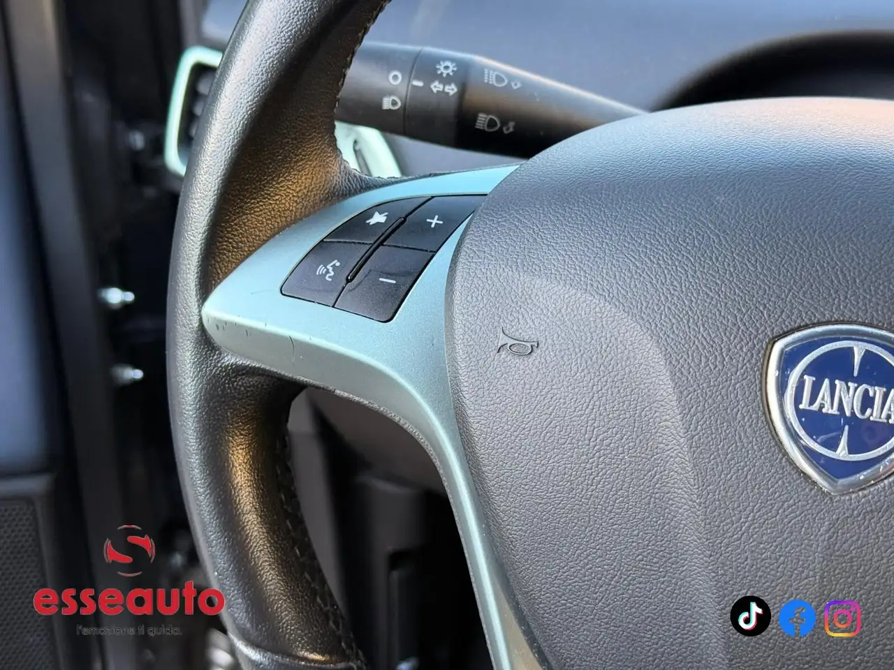 Lancia Ypsilon 2023 — фото 12