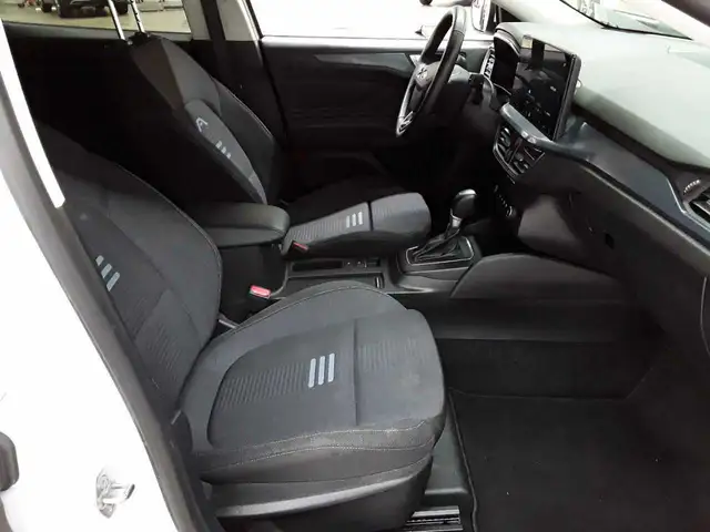 Ford Focus view 8