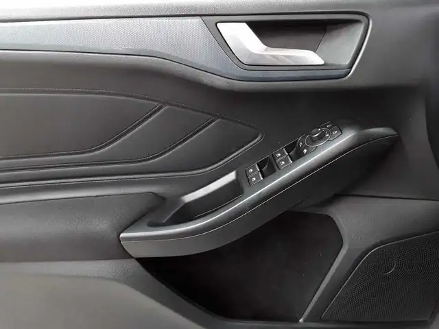Ford Focus view 17