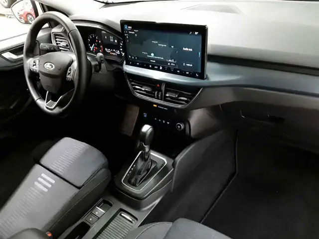Ford Focus view 9