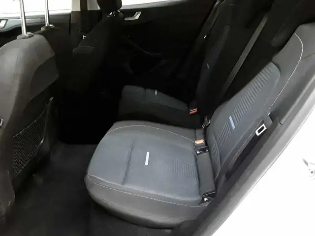 Ford Focus view 13