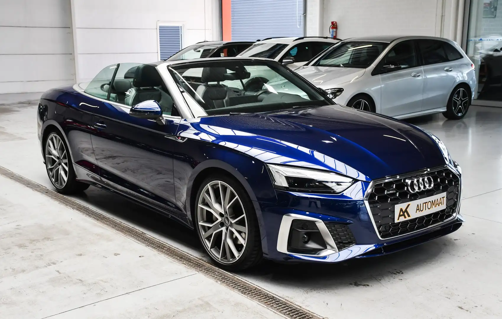 Audi A5 Cabriolet 45 TFSI S-Line Quattro Automaat - NAVI Blauw - 2