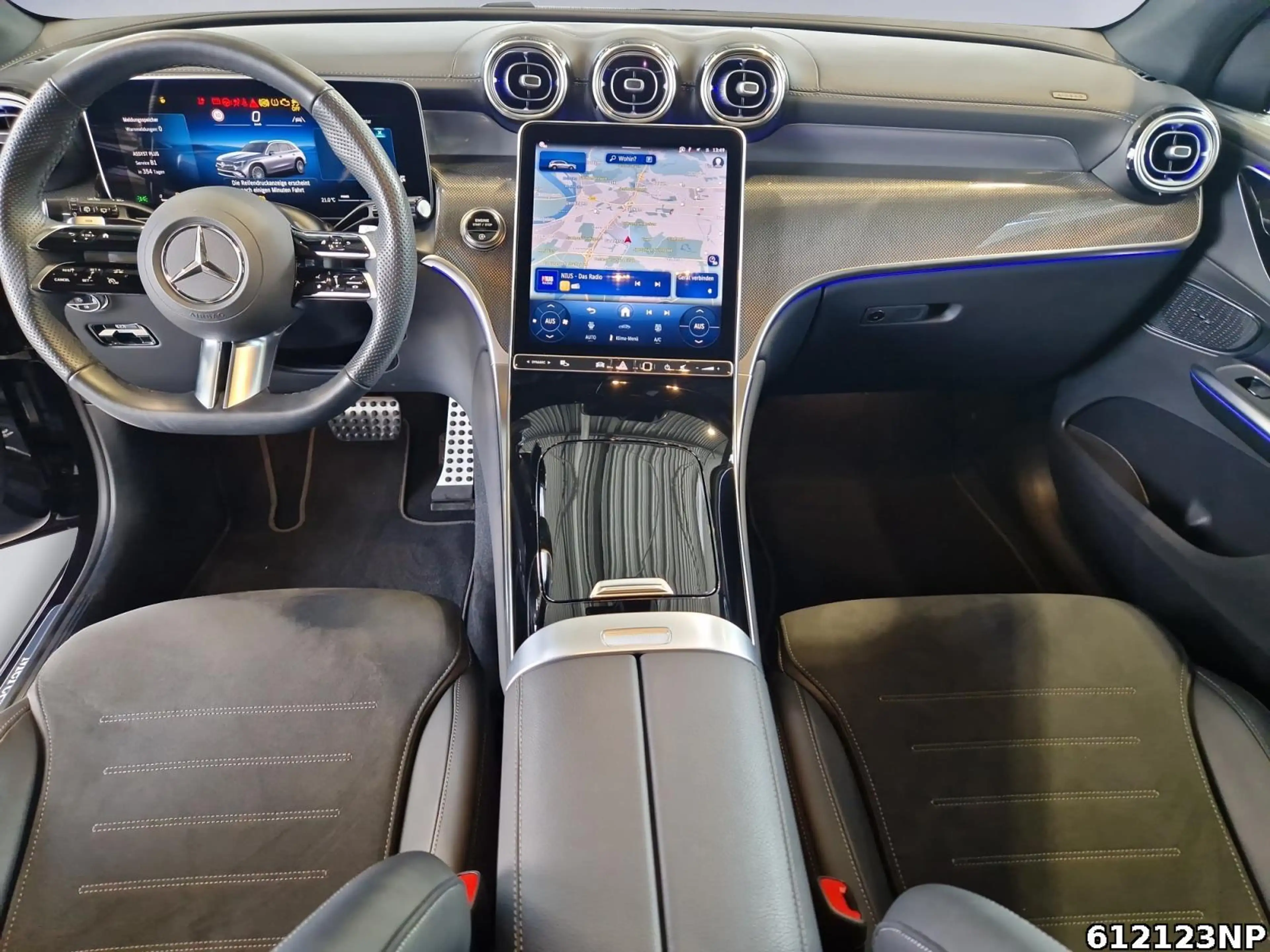 Mercedes-Benz GLC 300 4M AMG  Pano AHK Digital Light Distronic — photo 8