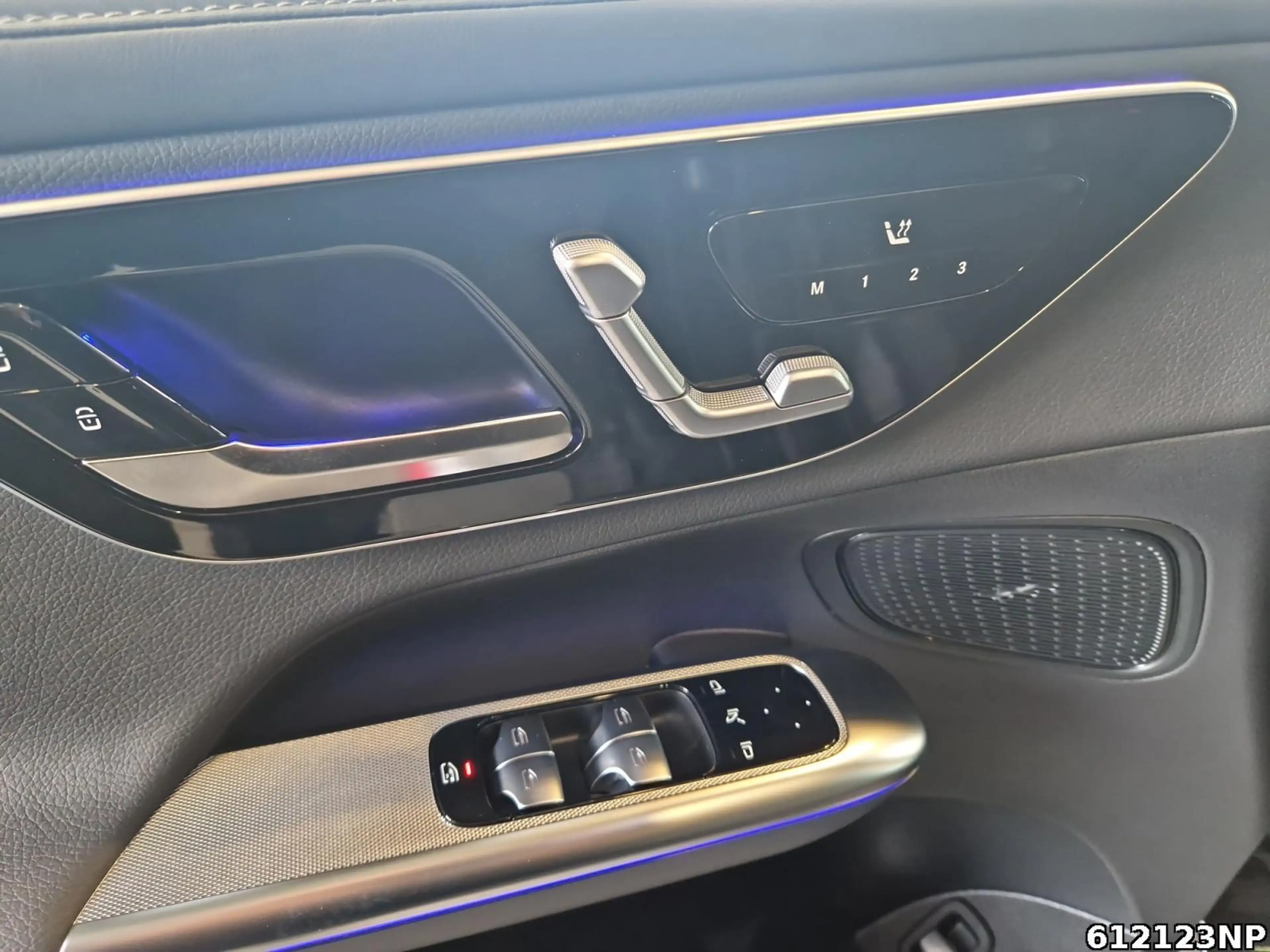 Mercedes-Benz GLC 300 4M AMG  Pano AHK Digital Light Distronic — photo 14