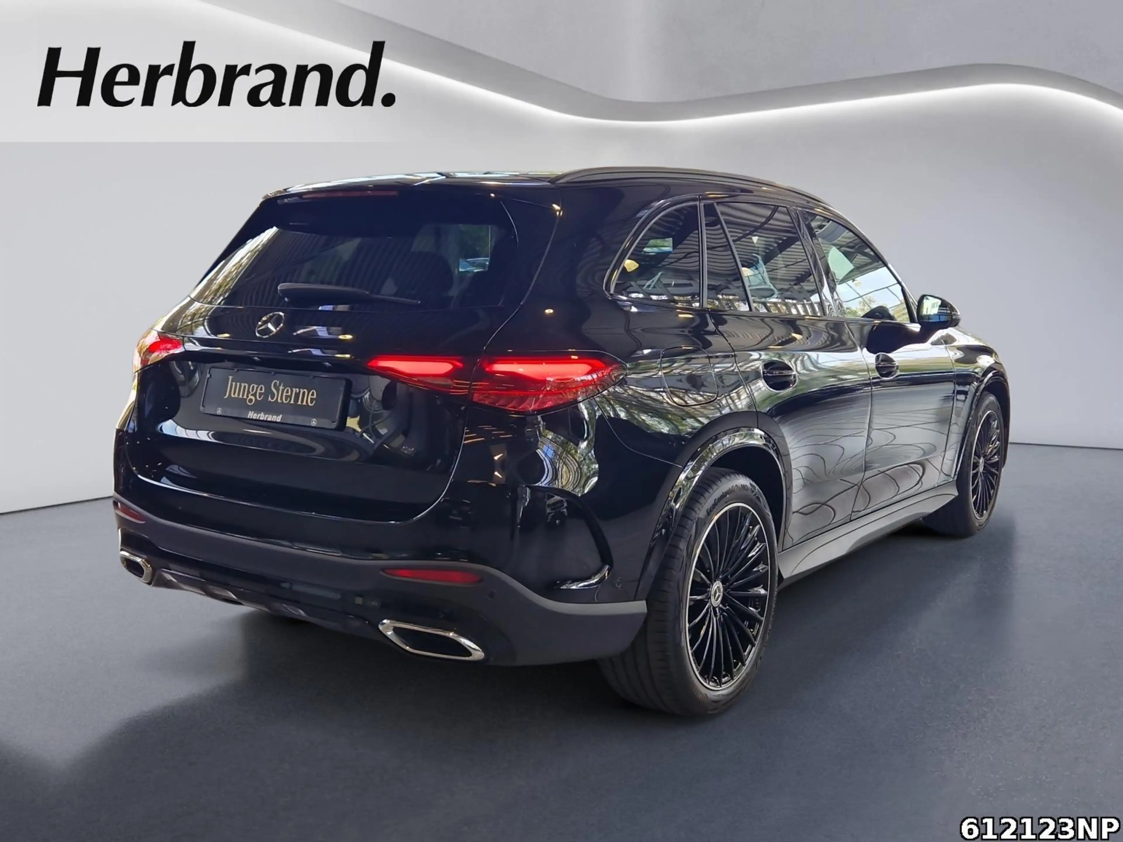 Mercedes-Benz GLC 300 4M AMG  Pano AHK Digital Light Distronic — photo 3
