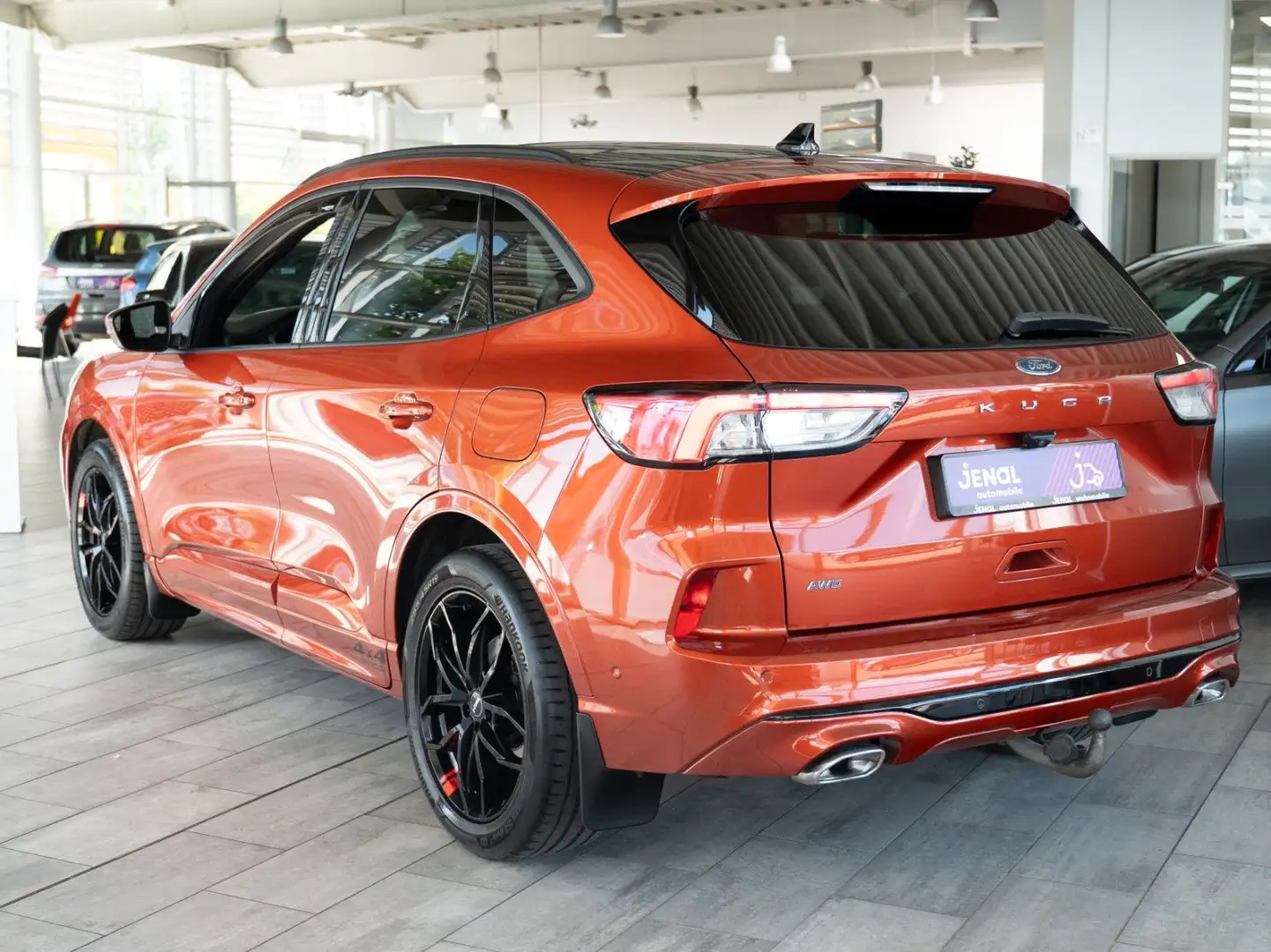 Ford Kuga ST-Line X AUTOM./PANO/AHK/WINTER-P./ALLRAD Oranje - 2