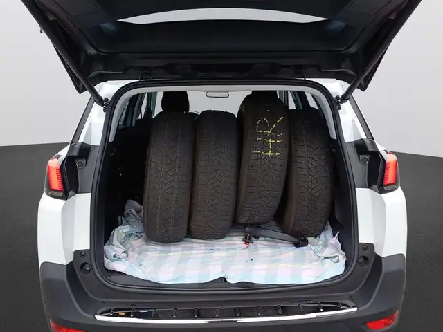 Peugeot 5008 view 7
