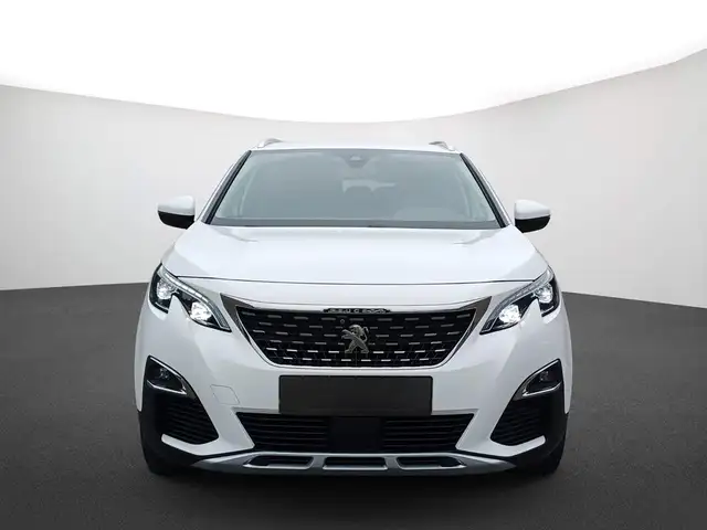Peugeot 5008 view 2