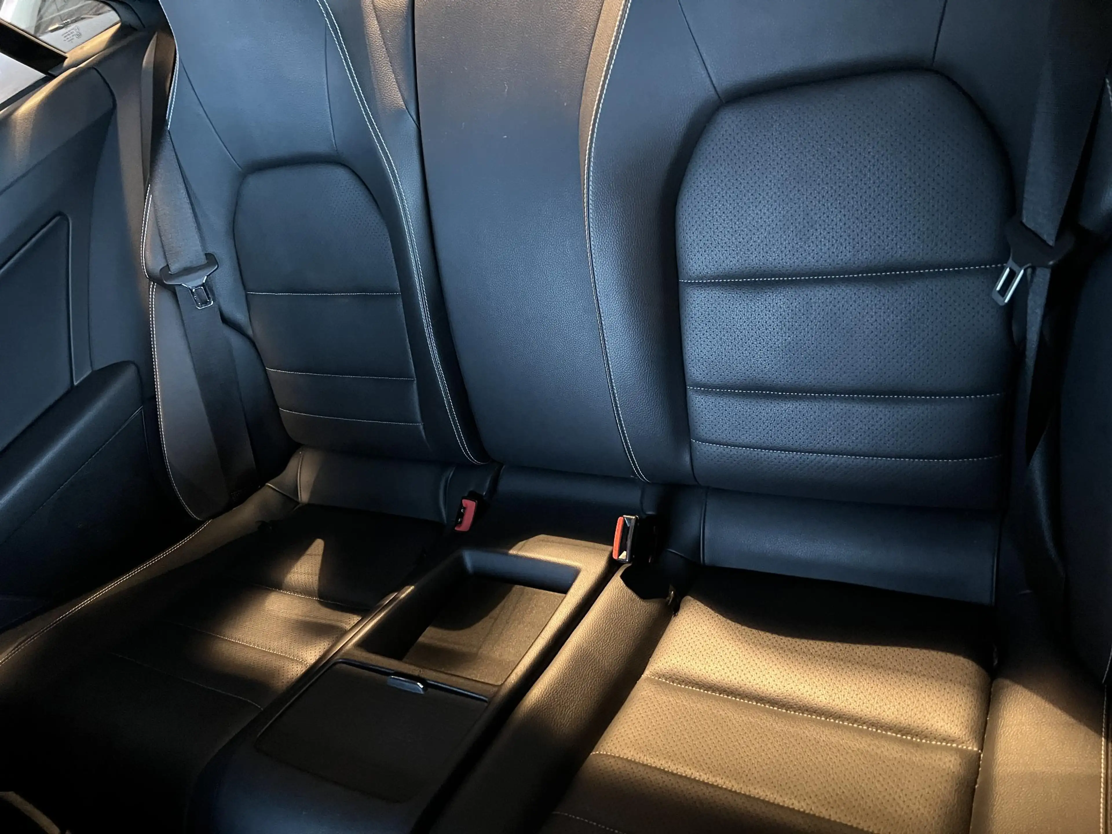 Mercedes-Benz E 250 Coupé CGI Elegance 7G-tronic automaat — photo 9