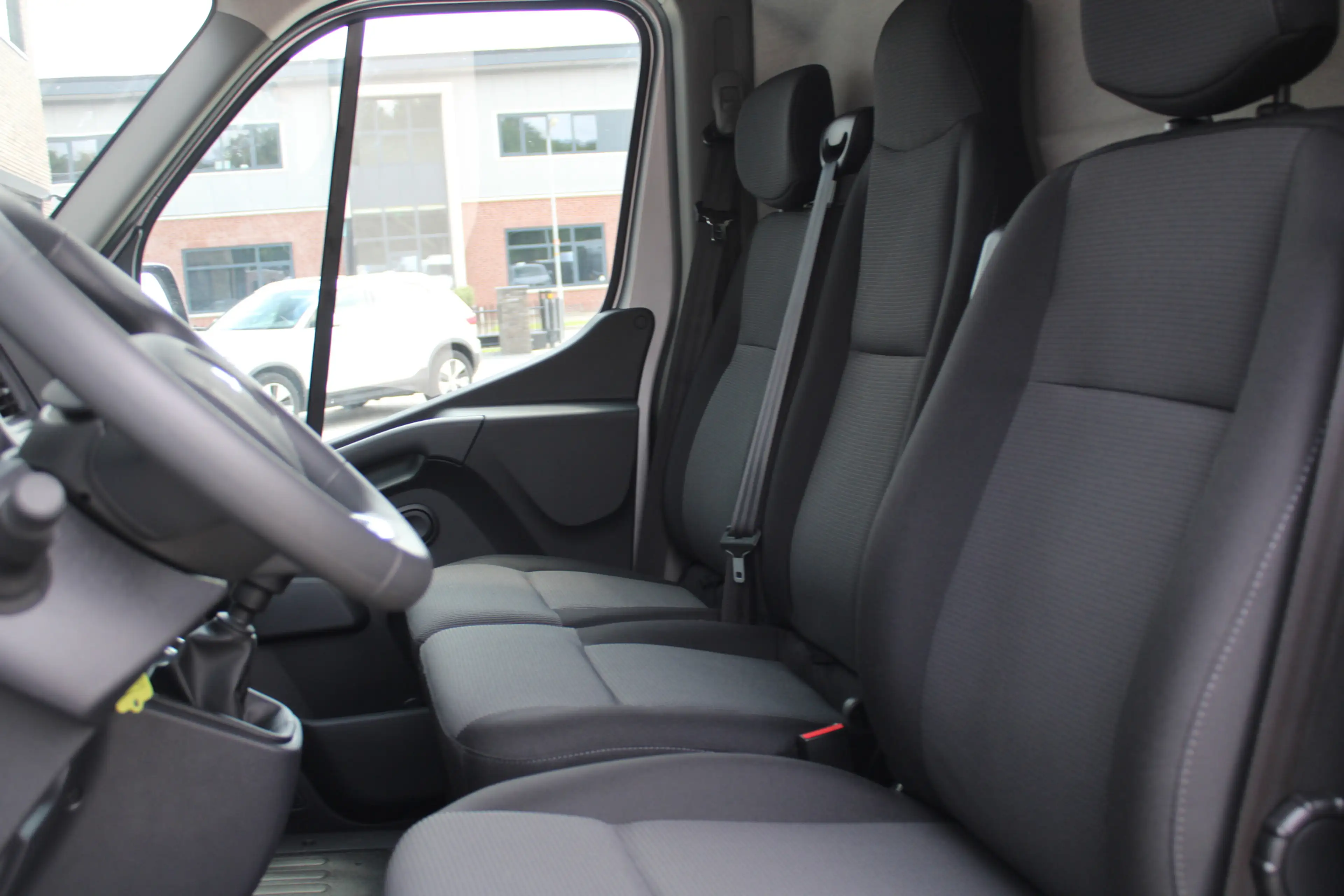 Renault Master T35 2.3 dCi 180pk L3H2 - Airco - Navigatie - Camer — photo 7
