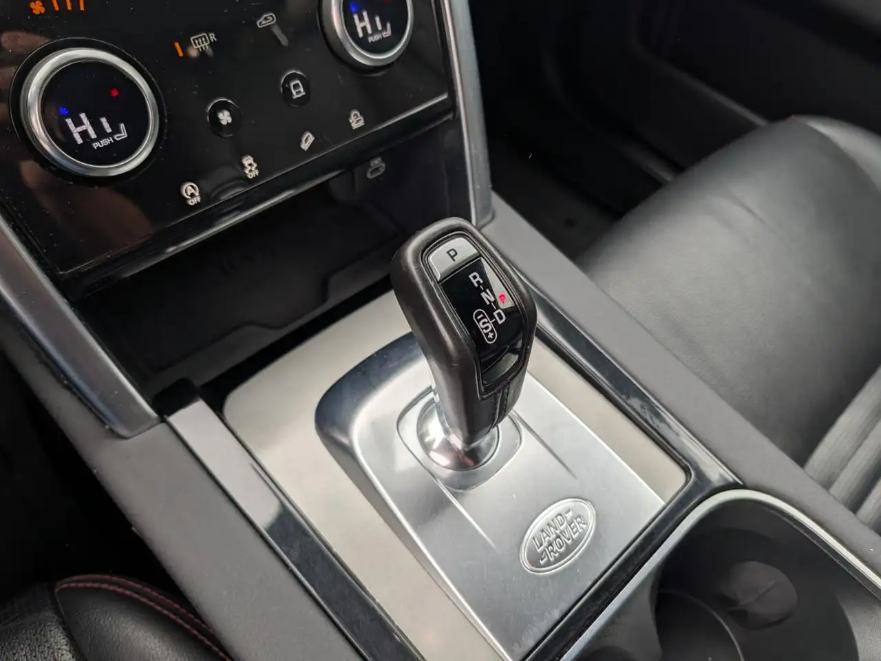 Land Rover Discovery Sport снимка Land Rover Discovery Sport