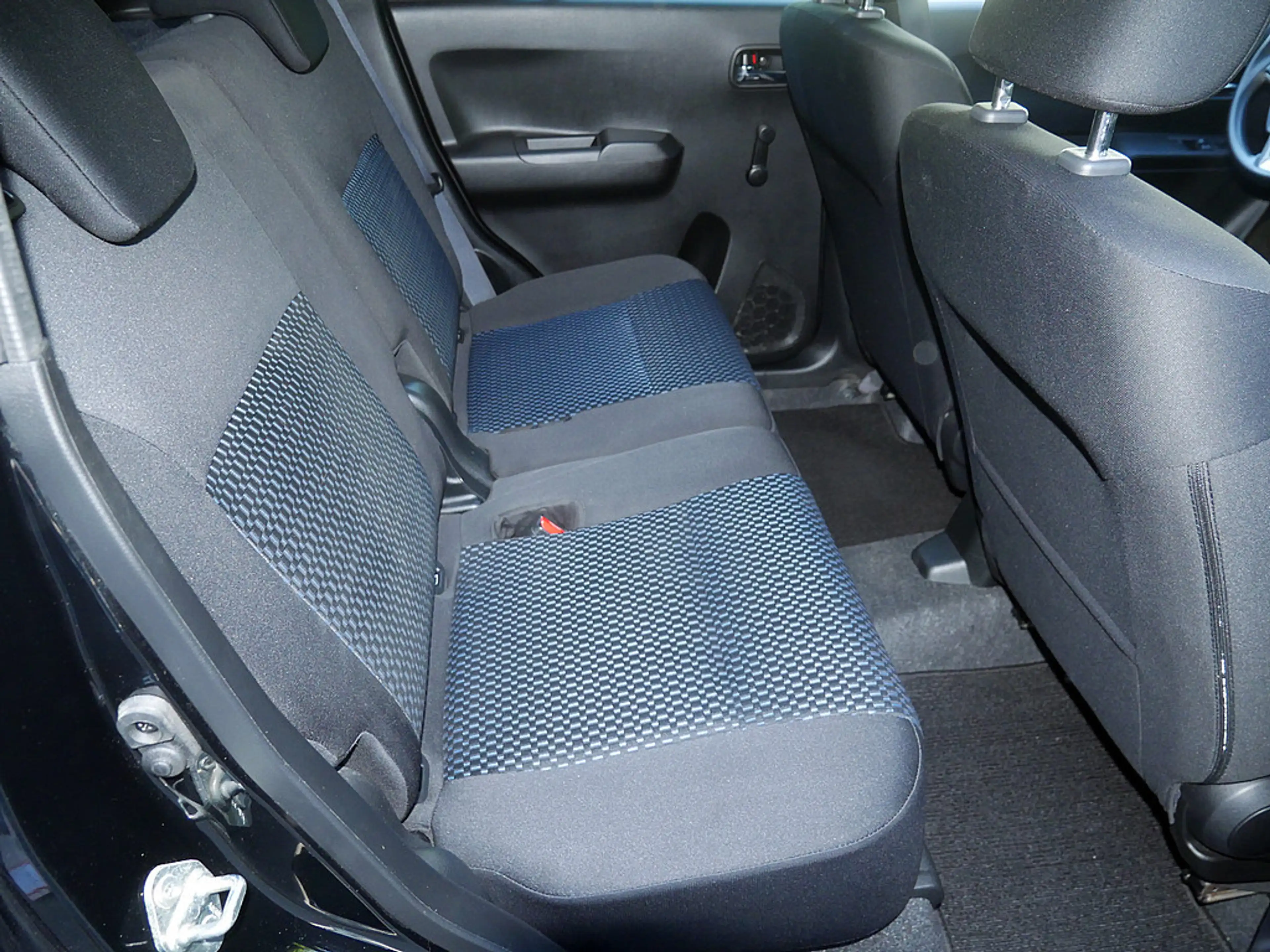 Suzuki Ignis Comfort Allgrip Hybrid SHZ KAMERA LED — photo 9