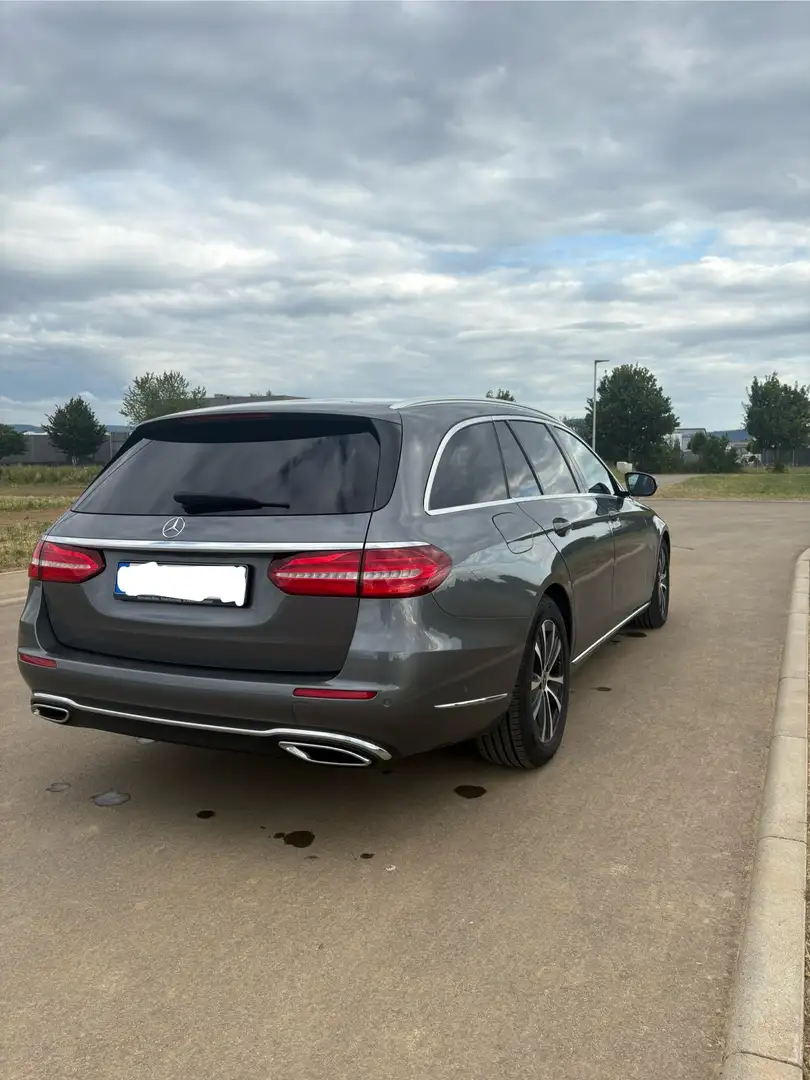 Mercedes-Benz E 200 E 200 d Grau - 1