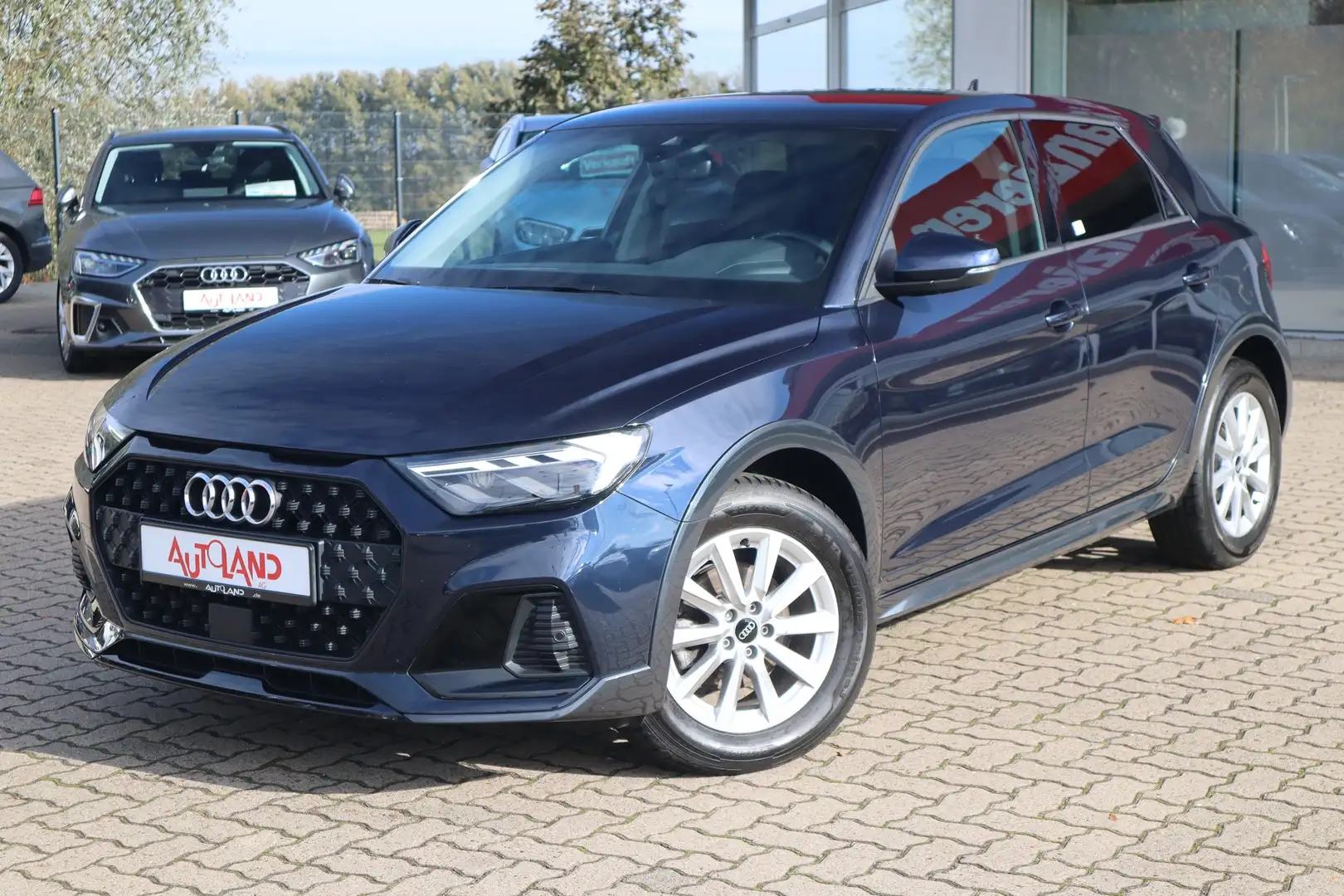 Audi A1 citycarver 30 TFSI LED Navi Kamera Keyless Blau - 2
