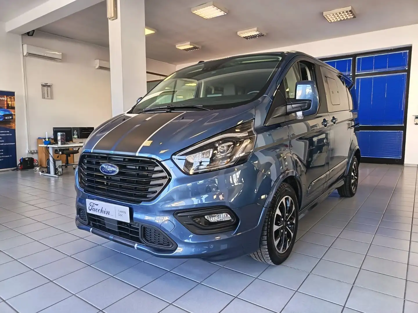 Ford Tourneo Custom 2.0 Ecoblue 185cv L1 SPORT Auto Bleu - 1