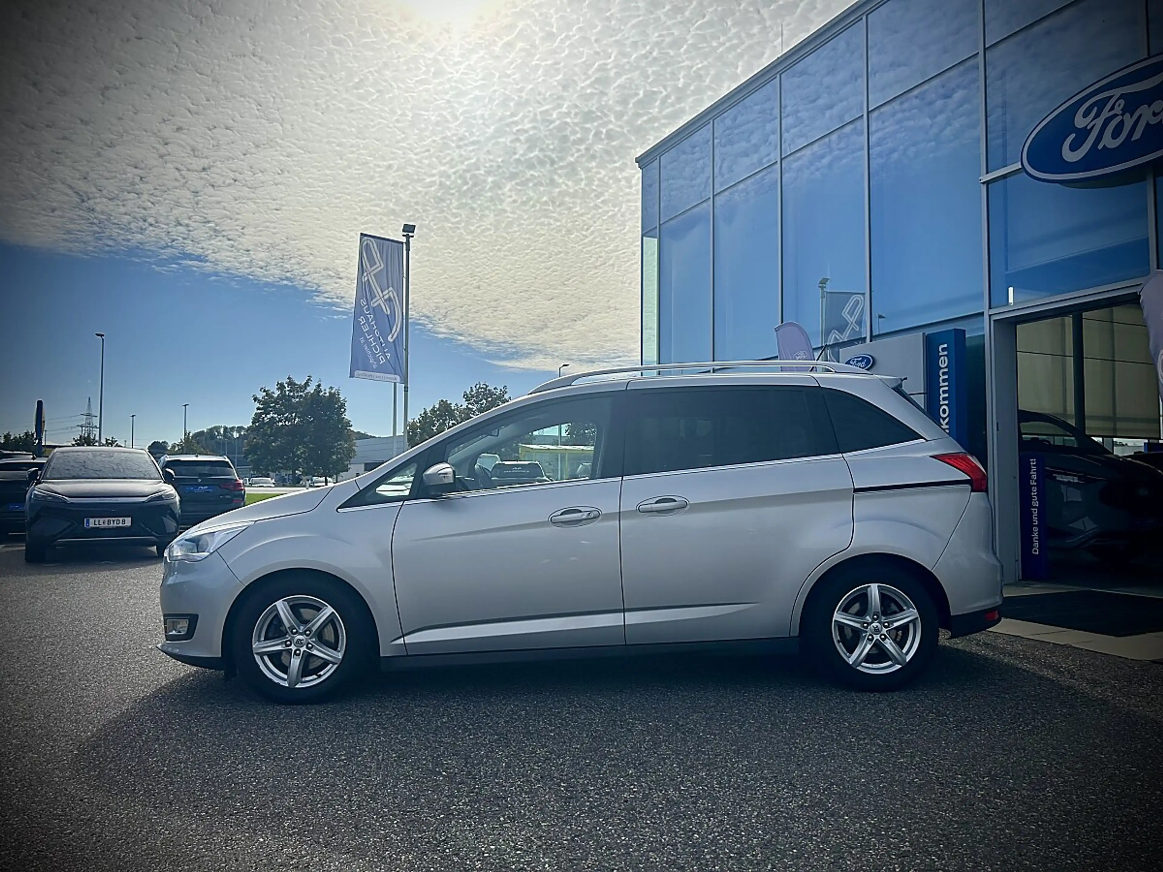 Ford Grand C-Max Grand C-MAX Titanium 1,5 EcoBoost S/S /TEMPOMAT... — photo 3