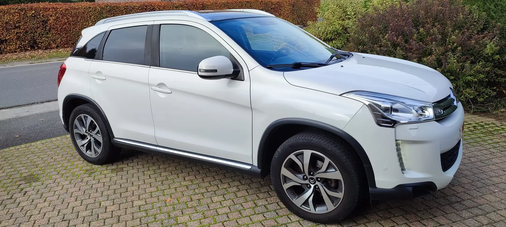 Citroen C4 Aircross C4 Aircross 1.6 e-HDi 2WD Exclusive S Bílá - 1
