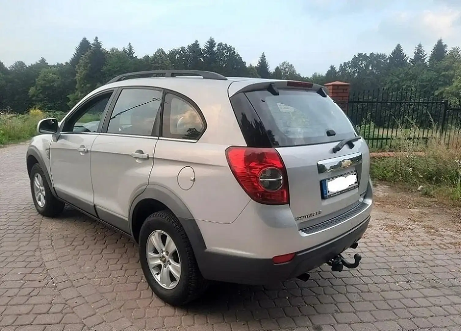 Chevrolet Captiva 2.4 2WD 7 Sitzer LS Grijs - 1