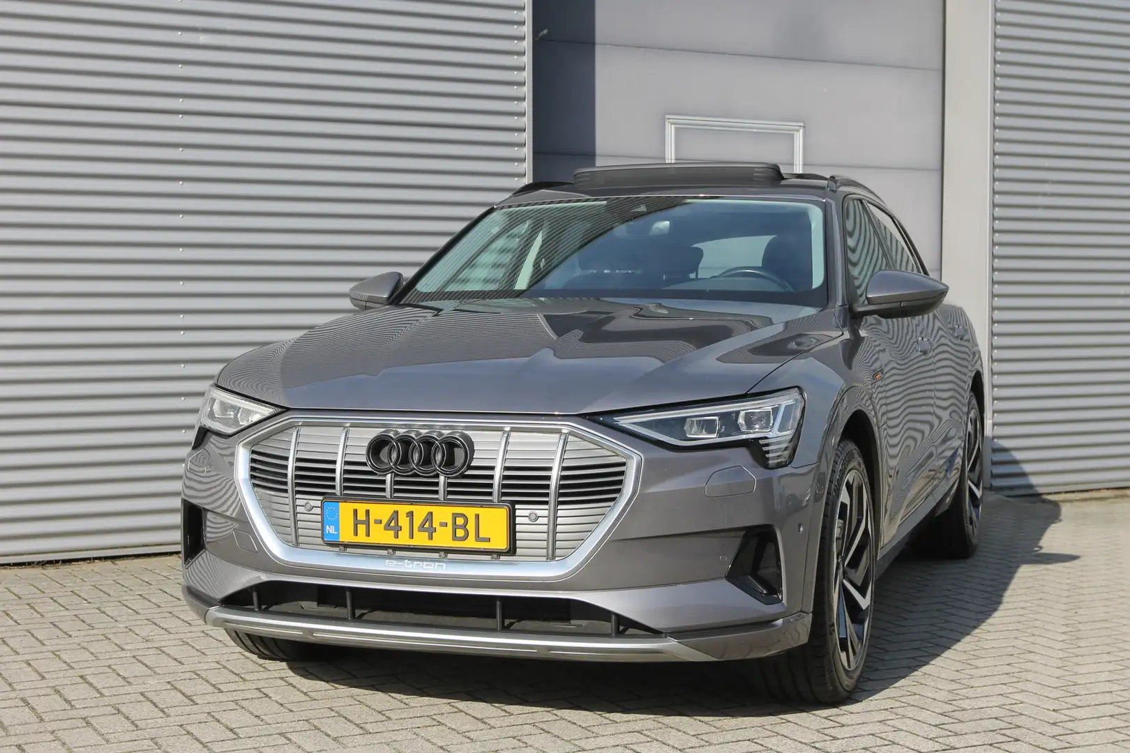 Audi e-tron e-tron 50 quattro Launch edition plus 71 kWh I Led Grijs - 2