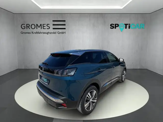 Peugeot 3008 view 3