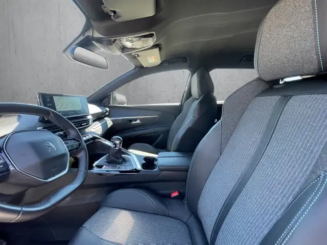 Peugeot 3008 view 9