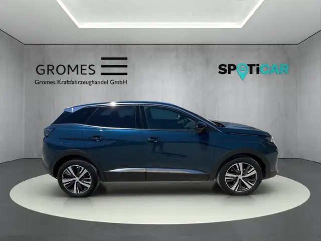 Peugeot 3008 view 2