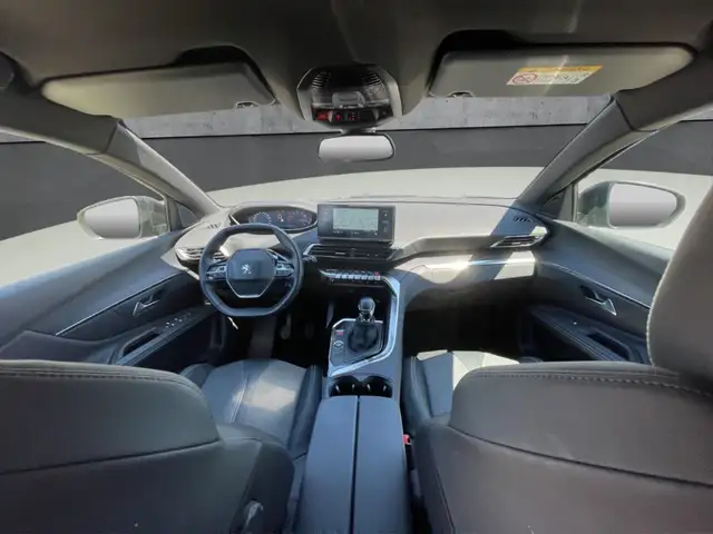Peugeot 3008 view 12