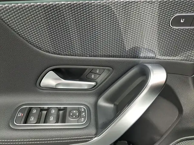 Mercedes-Benz A-Class view 9