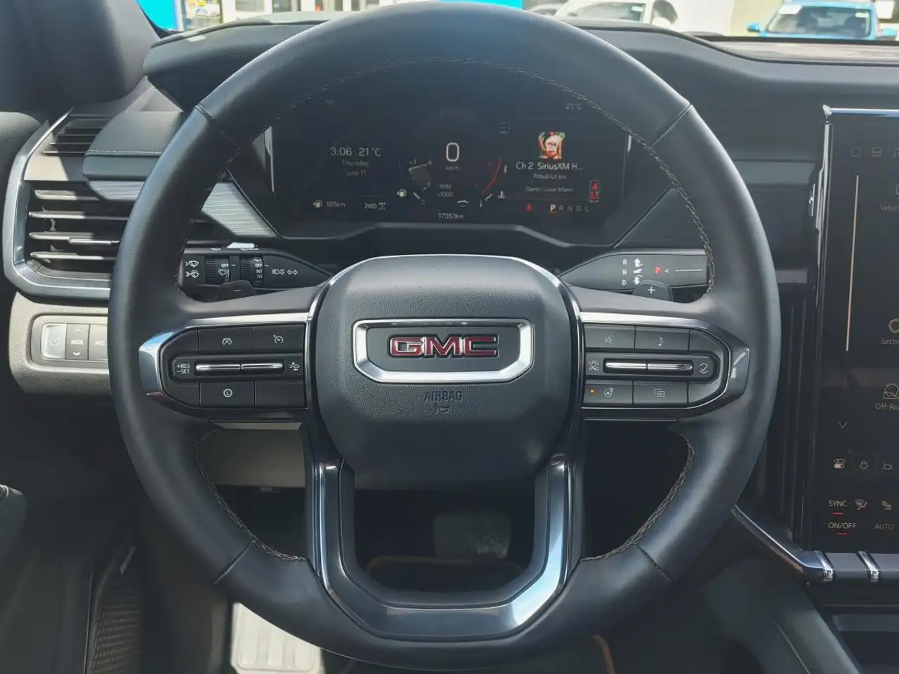 GMC Acadia снимка GMC Acadia