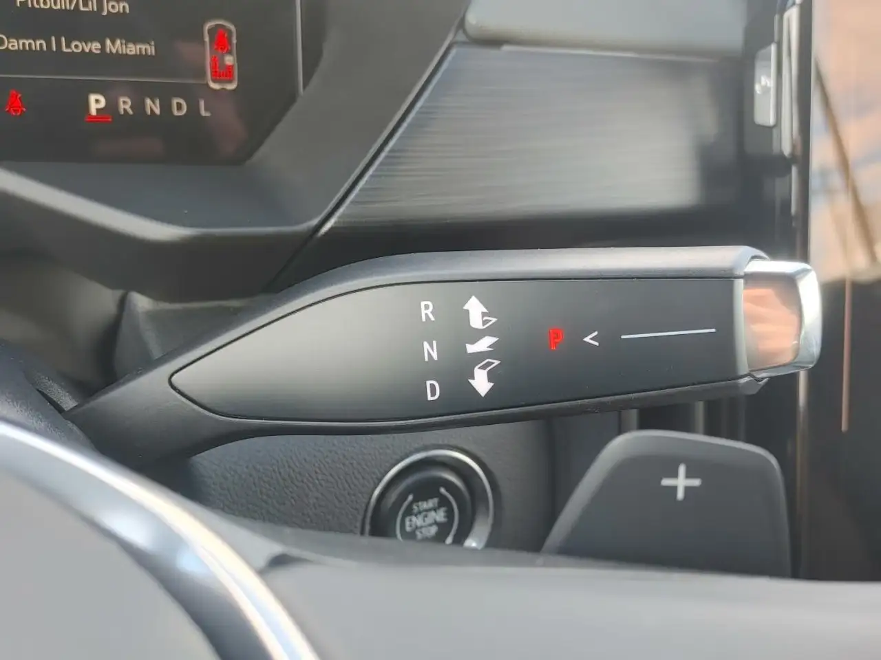 GMC Acadia снимка GMC Acadia