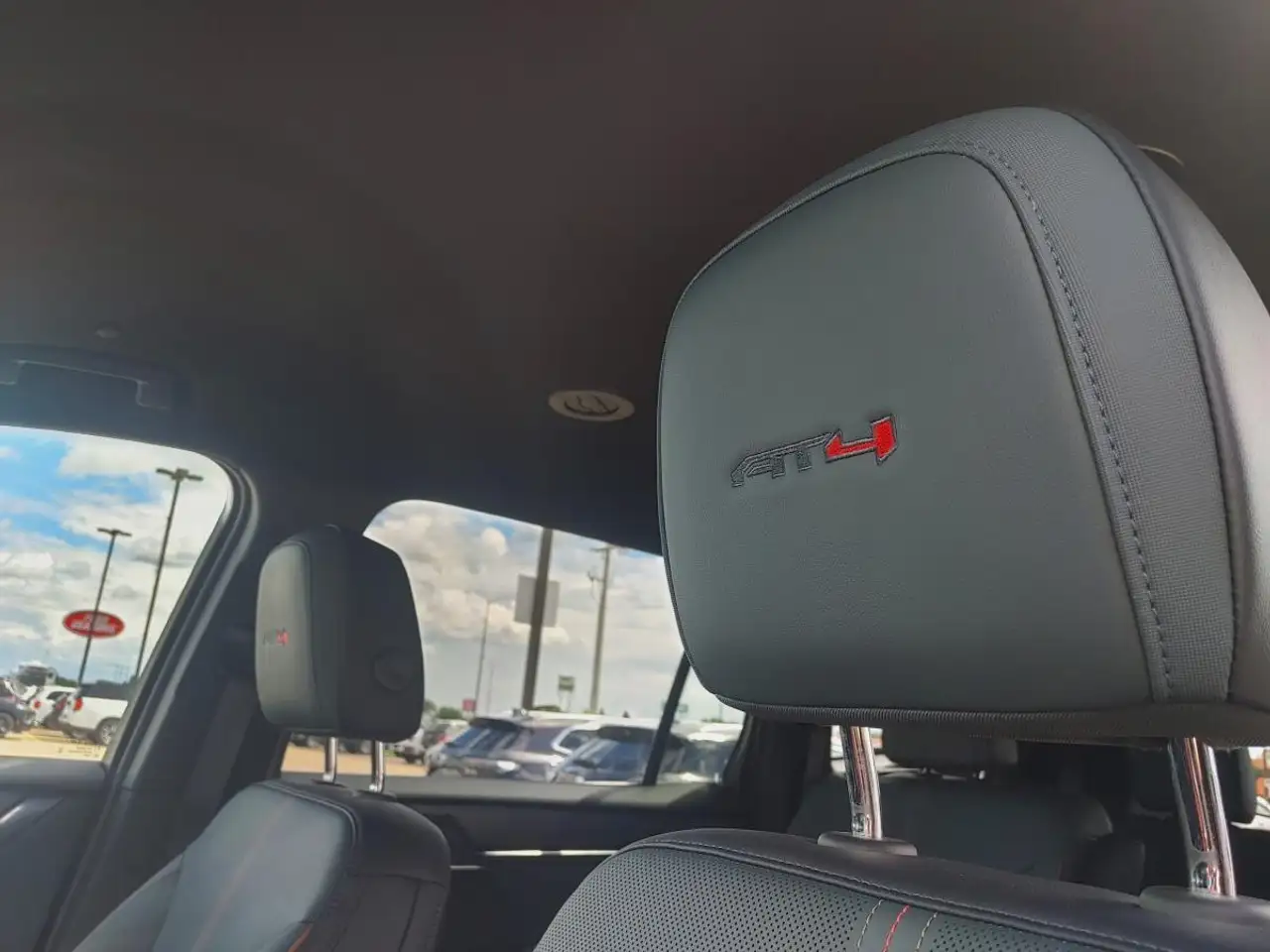 GMC Acadia снимка GMC Acadia