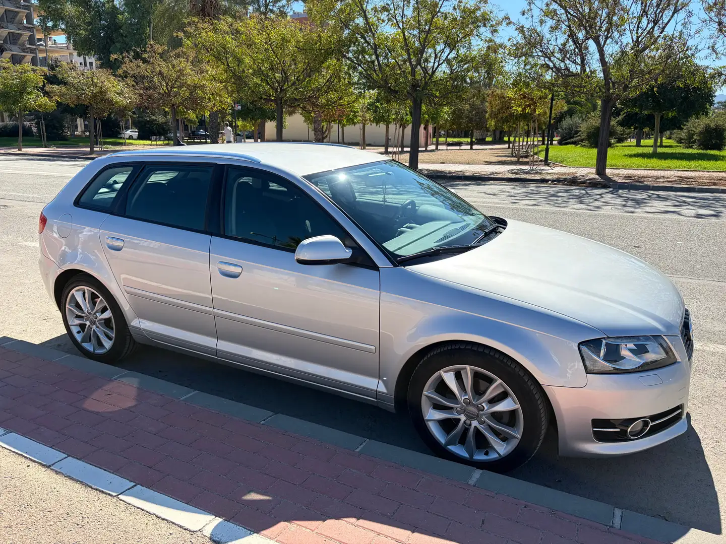 Audi A3 A3 Sportback 2.0TDI S Line Edition Q. S Line Edition Plateado - 2