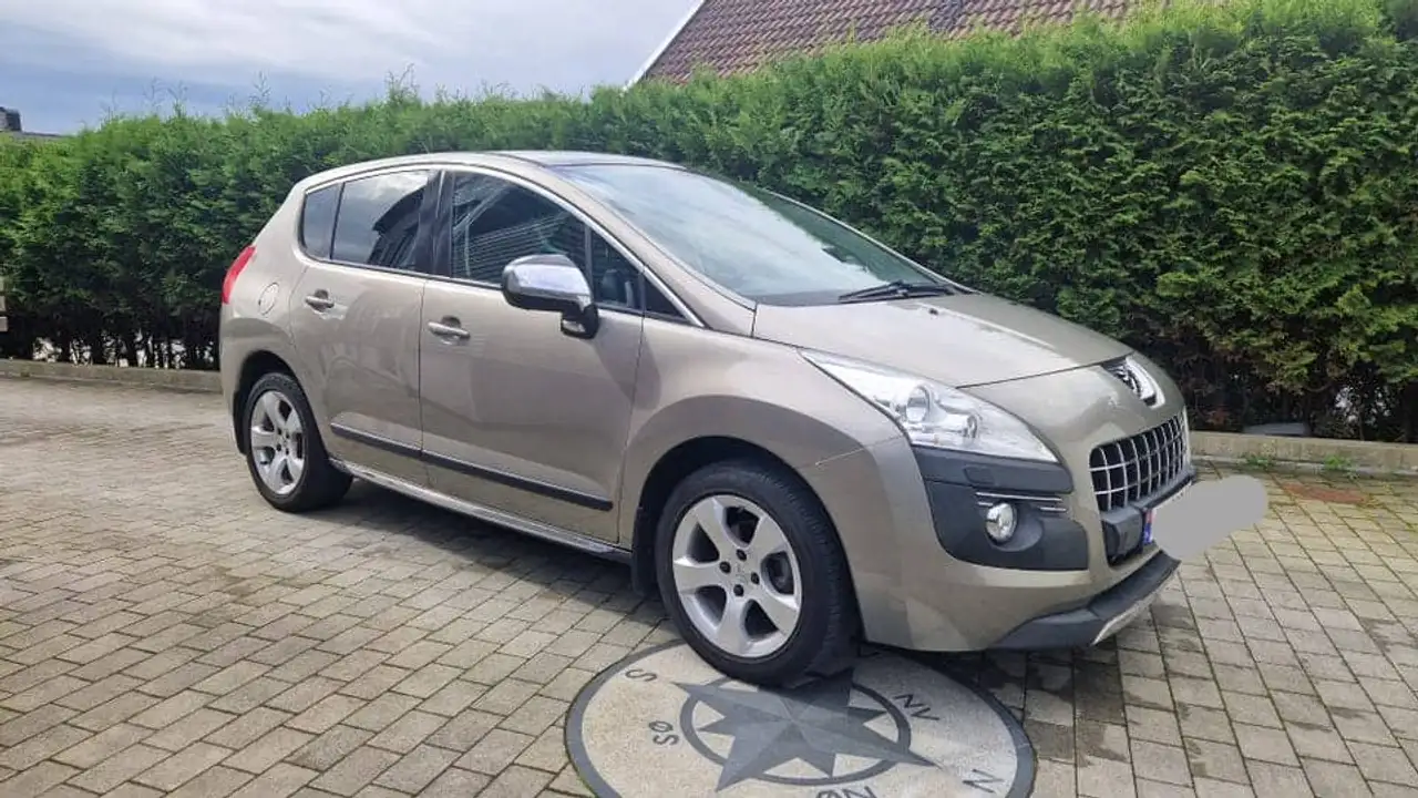 Peugeot 3008 1.6 HDi 16V 109ch FAP Premium Pack