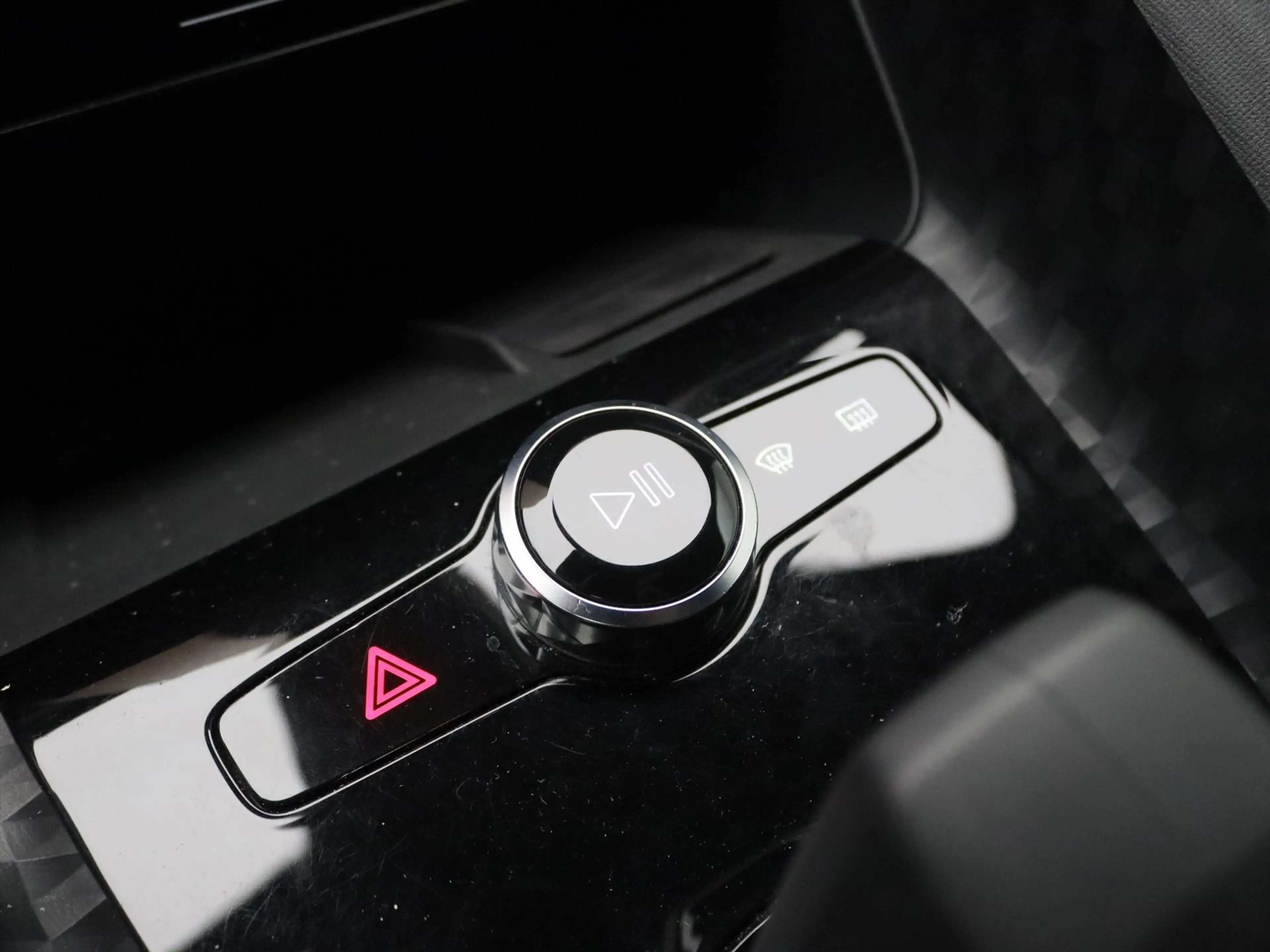 Polestar 2 Long Range Single Motor 78kWh 231PK 93% SoH [ PILO — photo 35
