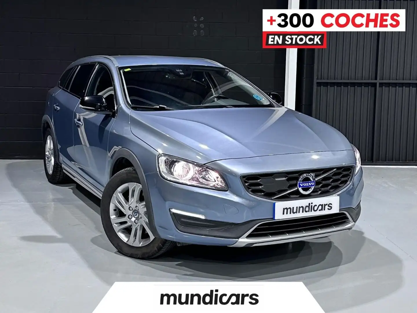 Volvo V60 Cross Country D3 Plus Gris - 1