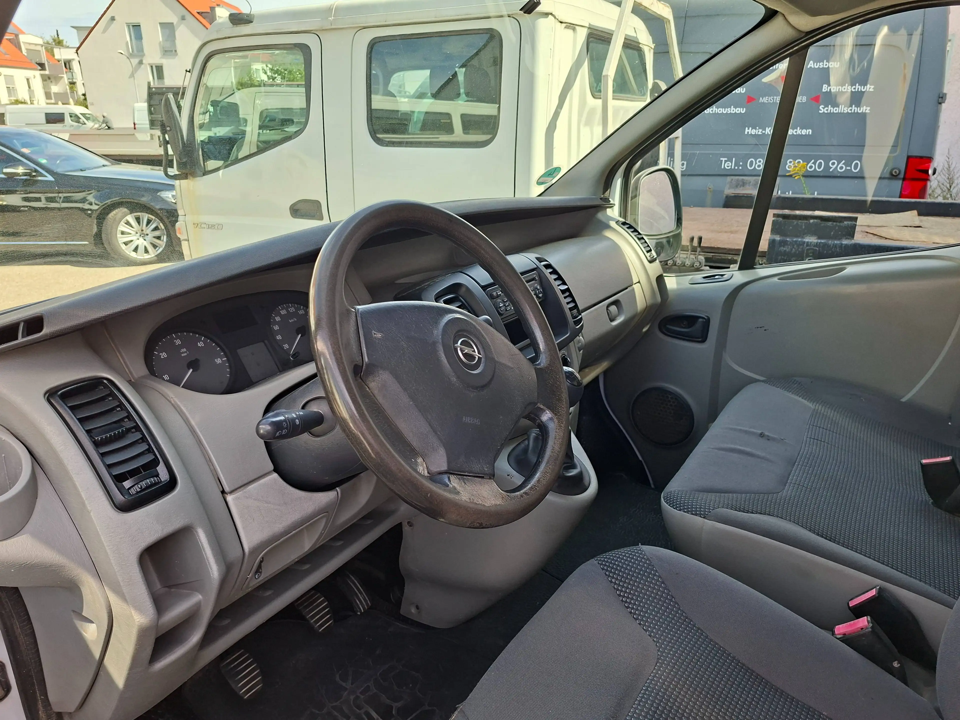 Opel Vivaro Kasten L1H1 2,7t TÜV 2. 2028 117.000 Km!! — photo 8