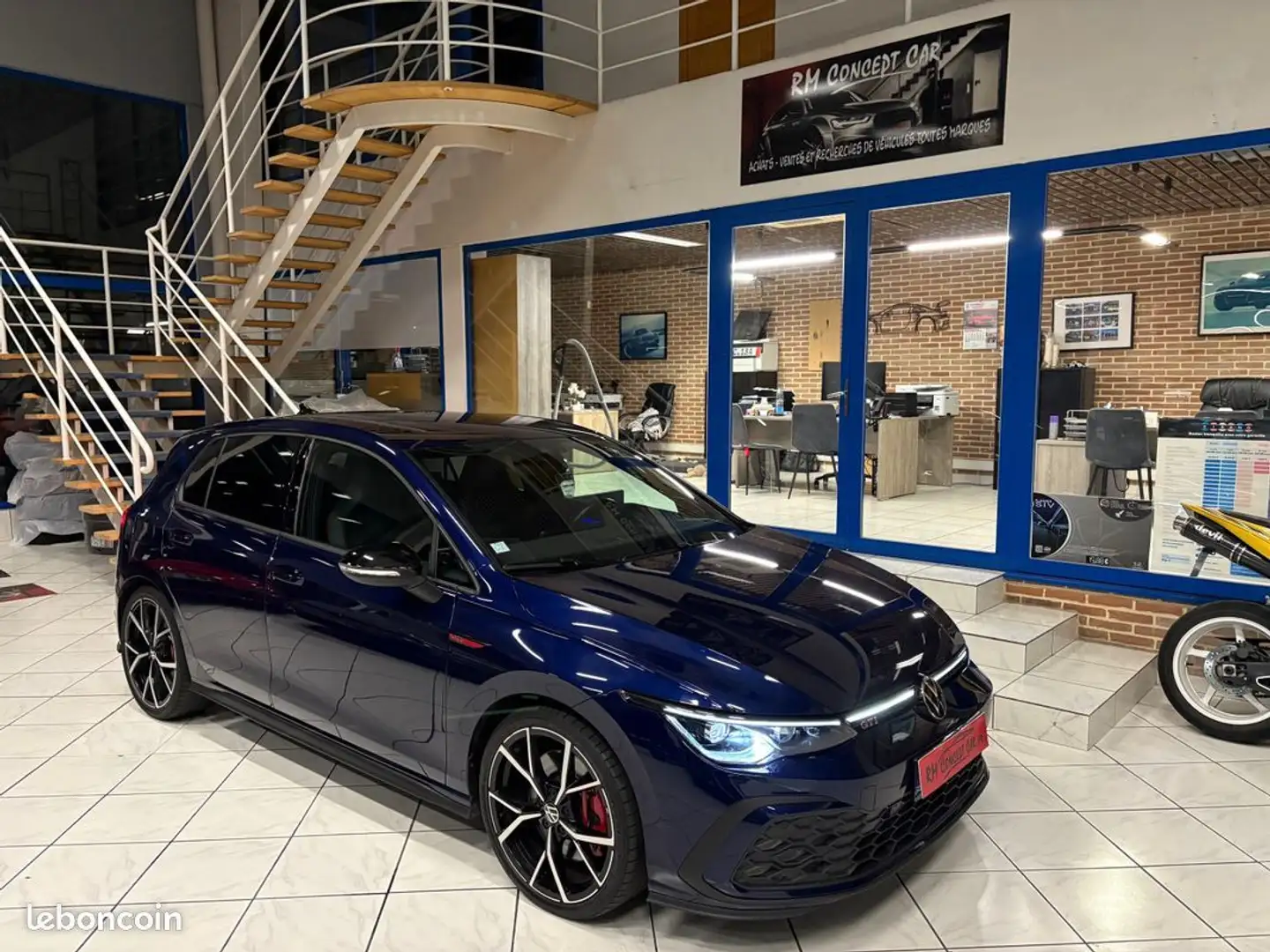Volkswagen Golf VIII GTI 2.0 TSI DSG 245CH GPS-LED-VIRTUAL-HARMAN KARDON-JANTES 19 ESTORIL-CAMERA Bleu - 1