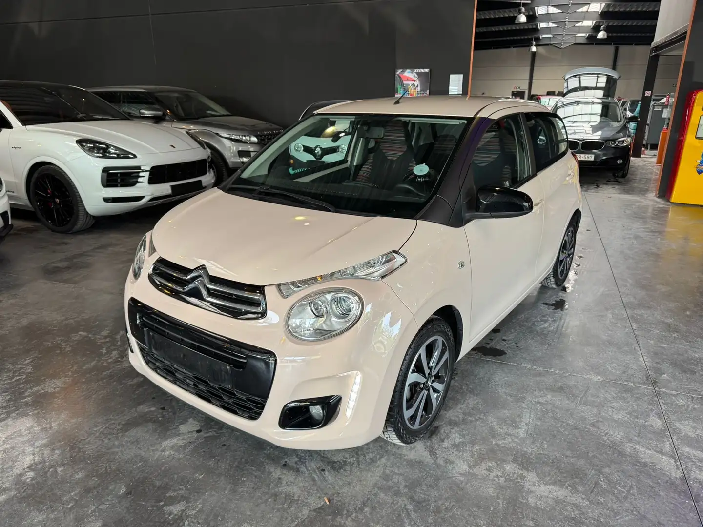 Citroen C1 1.0 AUTOMATIQUE - A/C - MEDIA/TEL - NAVI - CAMERA Beige - 2