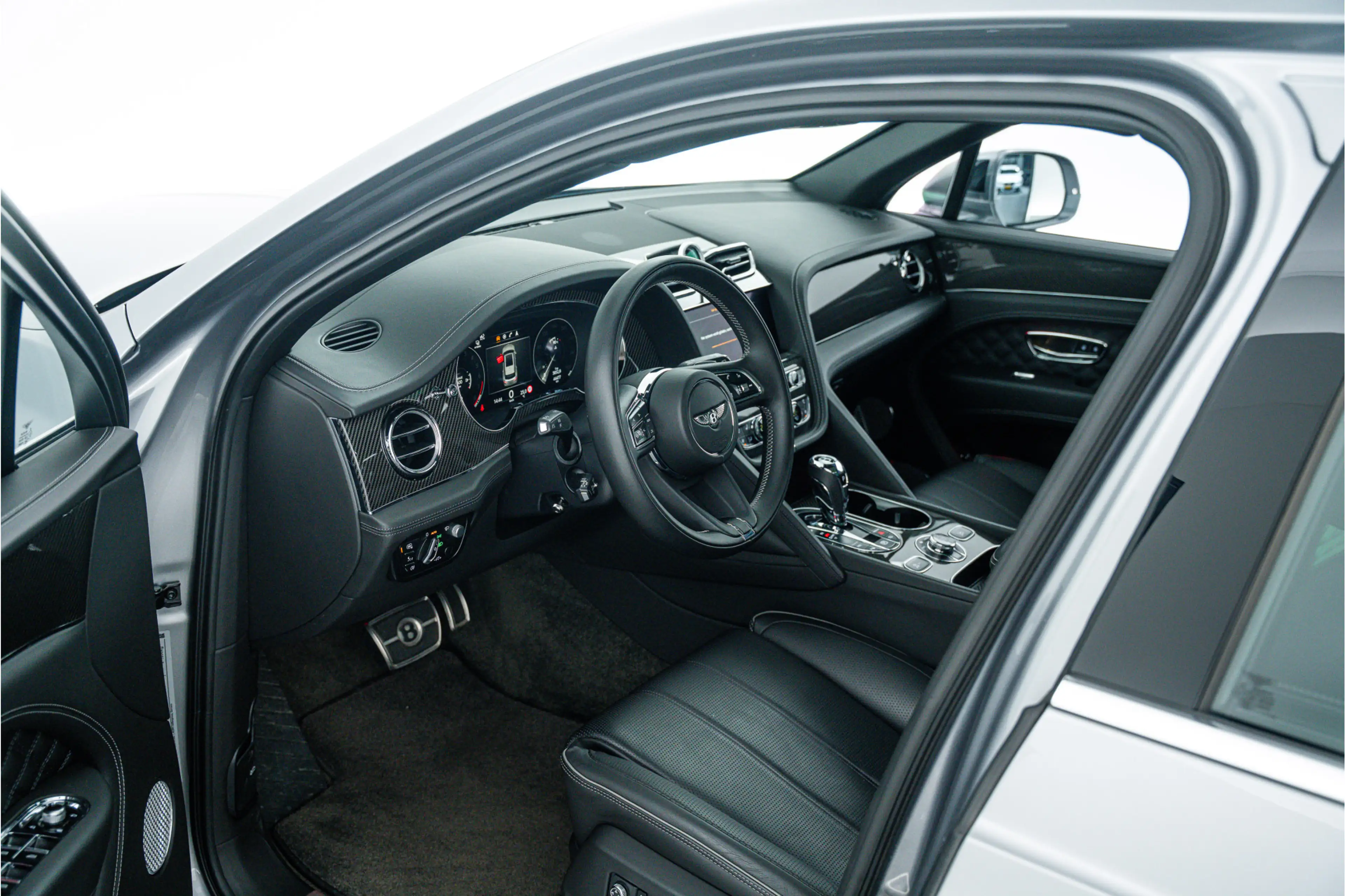Bentley Bentayga Hybrid MY2021 — photo 6